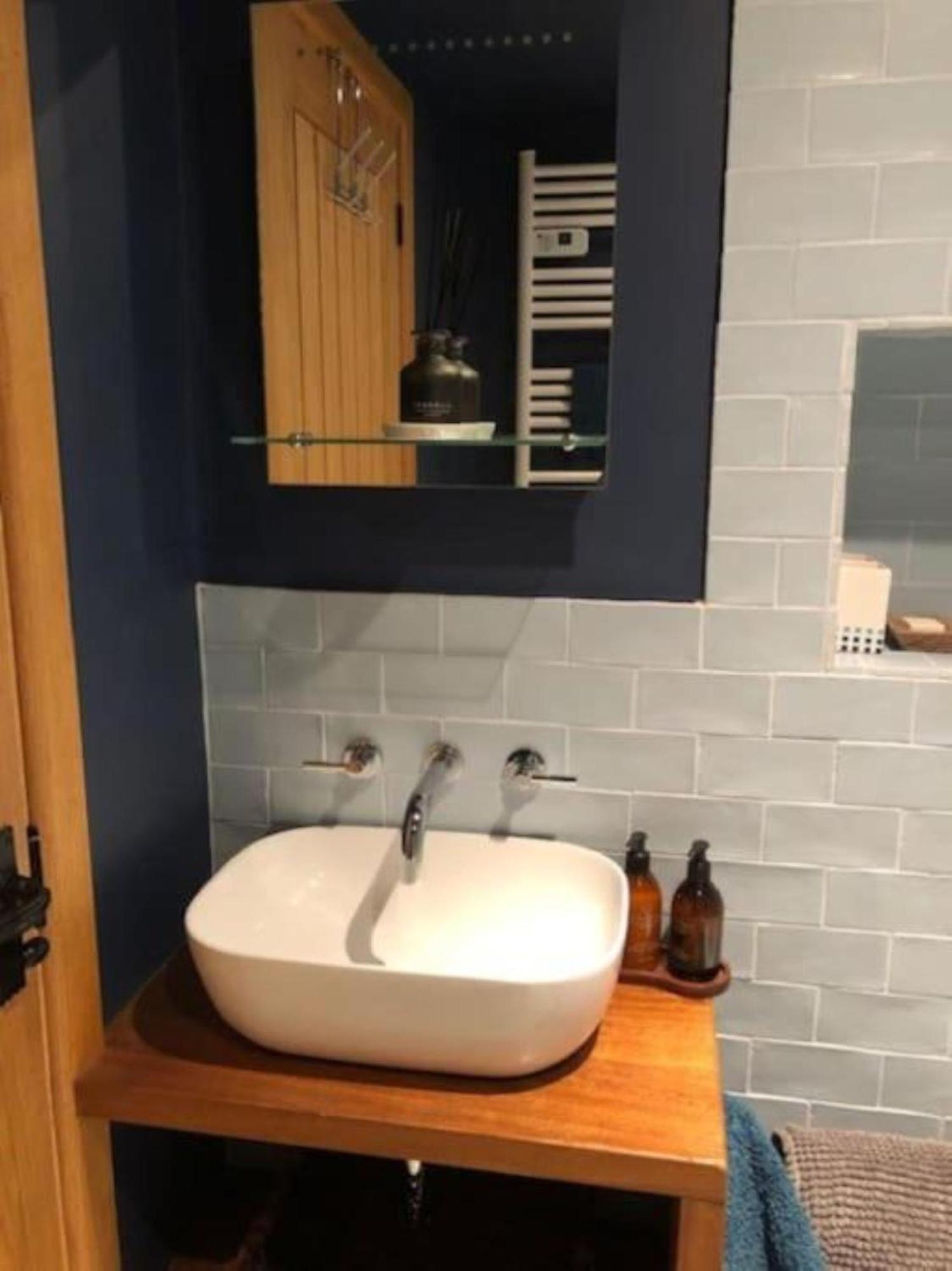 Bank Cottage Studio - Luxury Cotswolds Haven For Two Shipston-on-Stour Eksteriør billede